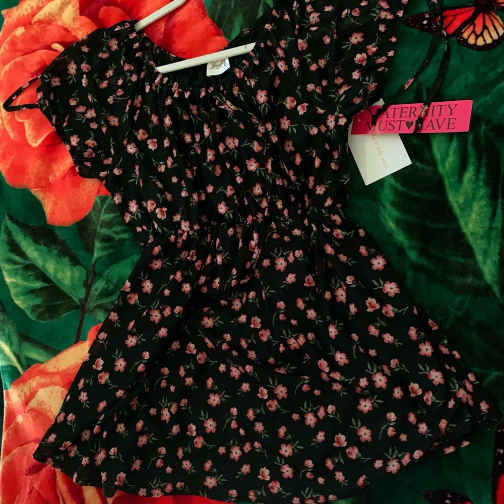 Maternity floral blouse